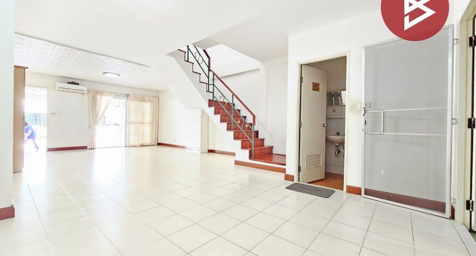 For sale 3 bedrooms townhouse in Phan Thong, Chonburi