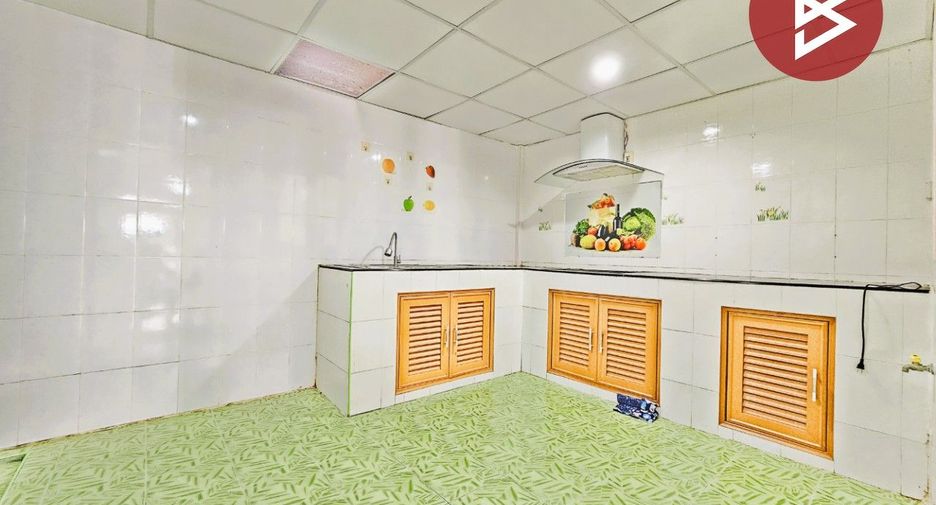 For sale 3 bedrooms townhouse in Phan Thong, Chonburi