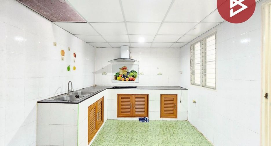 For sale 3 bedrooms townhouse in Phan Thong, Chonburi
