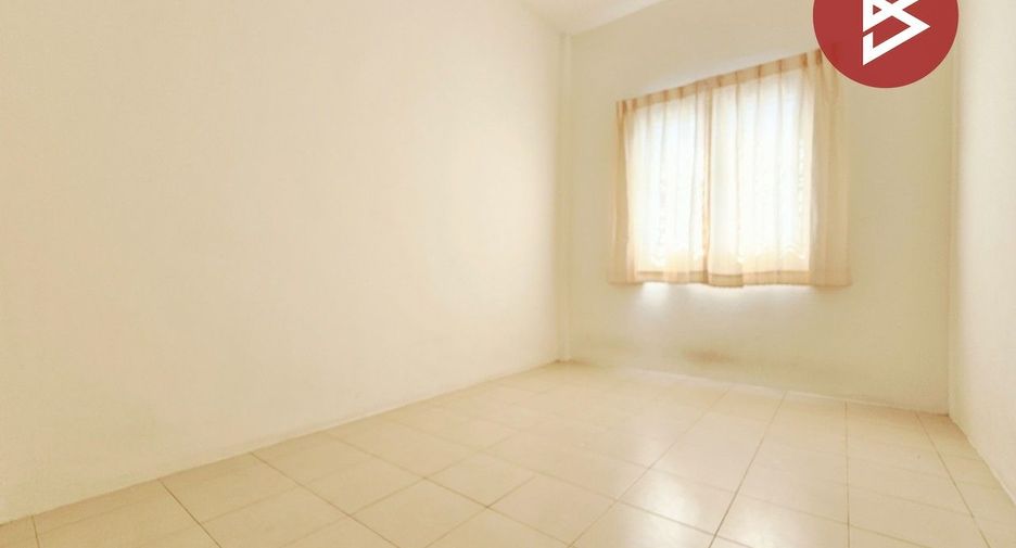 For sale 3 bedrooms townhouse in Phan Thong, Chonburi