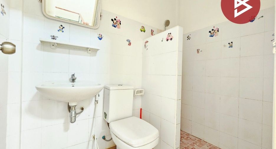 For sale 3 bedrooms townhouse in Phan Thong, Chonburi