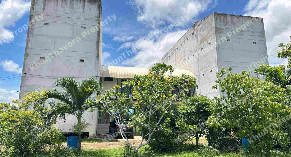 For sale 2 bedrooms warehouse in Ban Laem, Phetchaburi