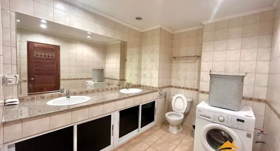 À louer et à vendre 1 chambre condo à Bang Lamung, Chonburi