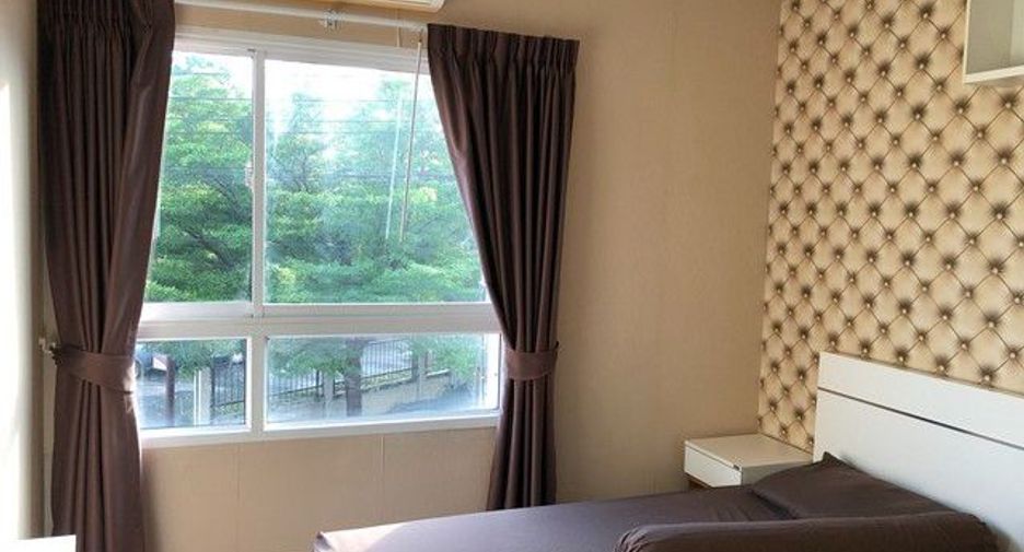 For rent 3 bedrooms townhouse in Suan Luang, Bangkok