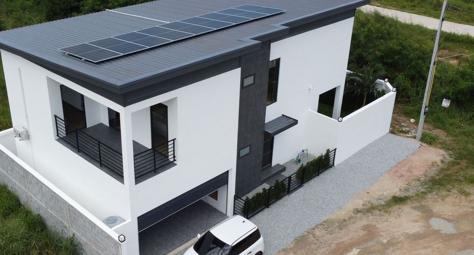 Haus zum Kauf mit 4 Zimmer in Bang Lamung, Chonburi