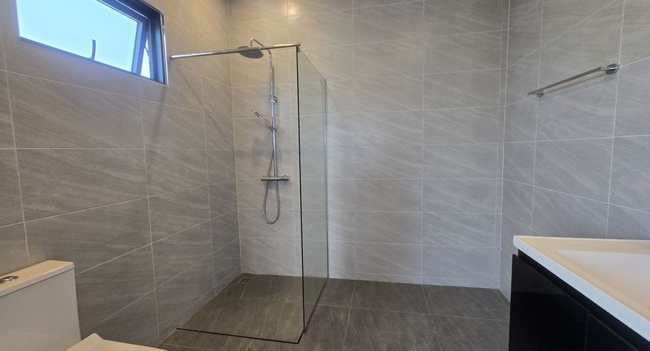 Haus zum Kauf mit 4 Zimmer in Bang Lamung, Chonburi