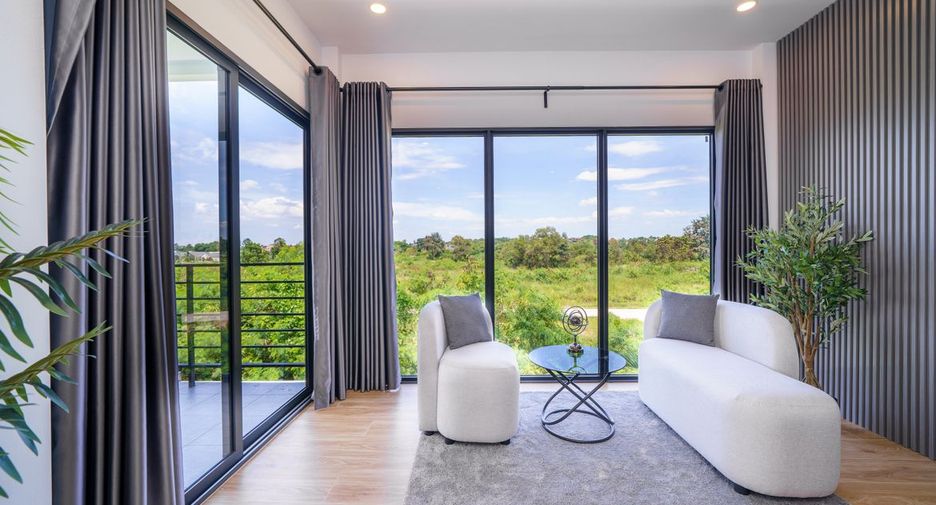 Haus zum Kauf mit 4 Zimmer in Bang Lamung, Chonburi