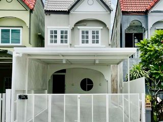 For sale 3 bedrooms townhouse in Lat Krabang, Bangkok