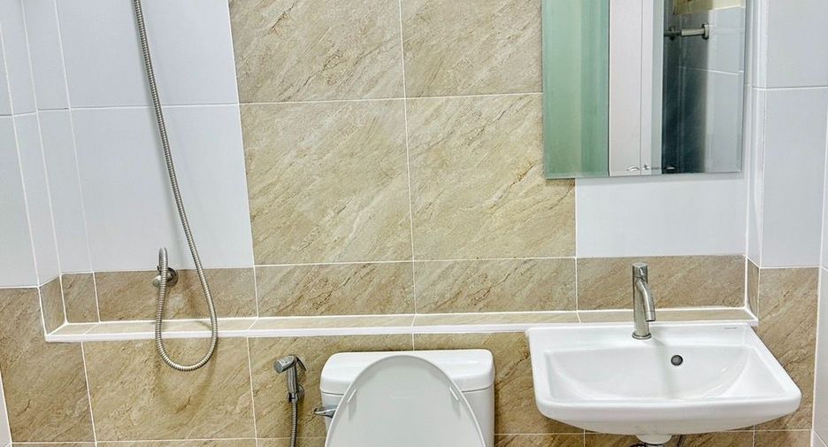For sale 3 bedrooms townhouse in Lat Krabang, Bangkok