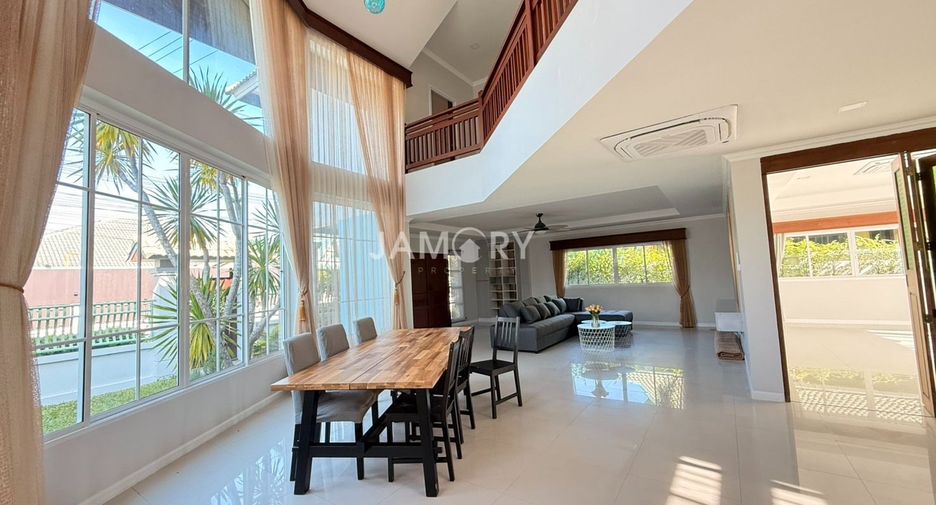 For rent 5 bedrooms house in East Pattaya, Pattaya