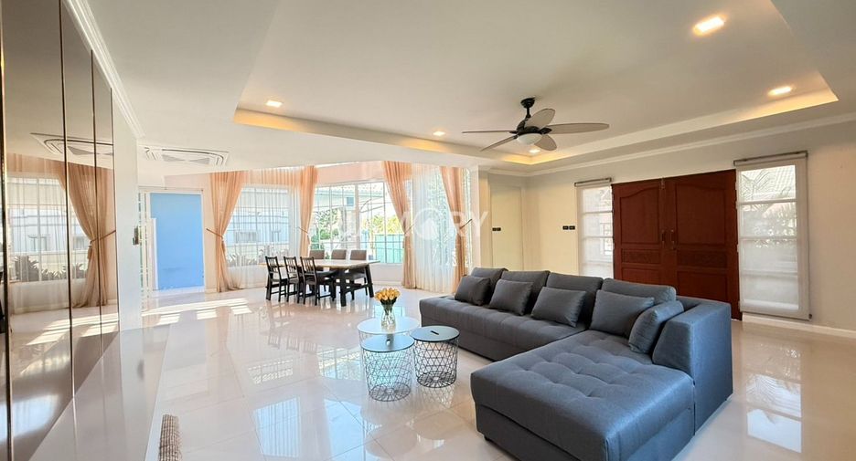 For rent 5 bedrooms house in East Pattaya, Pattaya