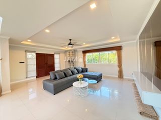 À louer 5 chambres maison à Bang Lamung, Chonburi