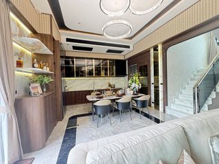 À vendre 4 chambres villa à Bang Lamung, Chonburi