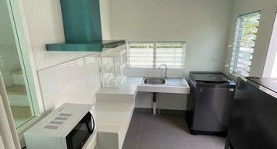 For rent 3 bedrooms house in Min Buri, Bangkok
