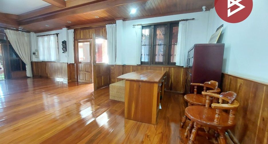 For sale 4 bedrooms house in Mueang Udon Thani, Udon Thani