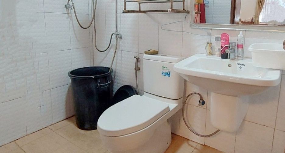 For sale 4 bedrooms house in Mueang Udon Thani, Udon Thani