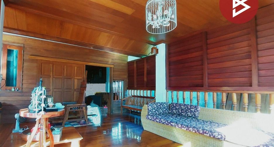 For sale 4 bedrooms house in Mueang Udon Thani, Udon Thani