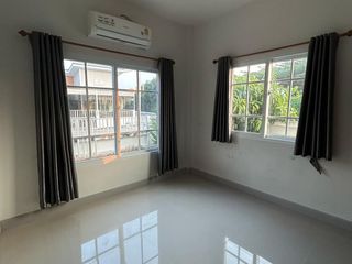 Casa adosada en venta de 2 habitaciones en Mueang Chon Buri, Chonburi