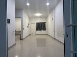 Casa adosada en venta de 2 habitaciones en Mueang Chon Buri, Chonburi
