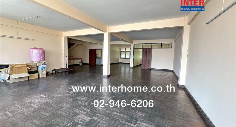 For sale 8 bedrooms retail Space in Bang Rak, Bangkok