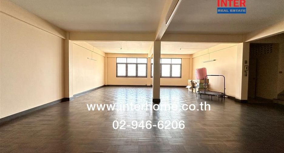 For sale 8 bedrooms retail Space in Bang Rak, Bangkok