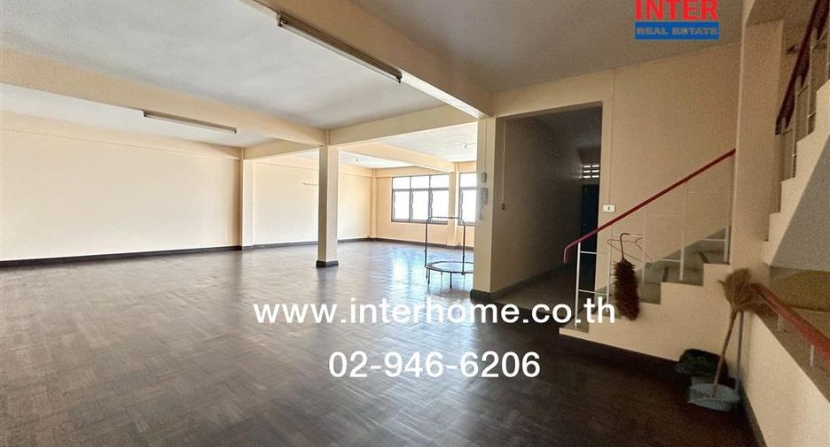 For sale 8 bedrooms retail Space in Bang Rak, Bangkok