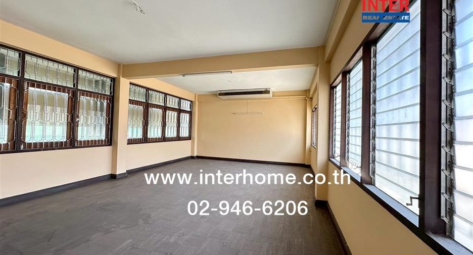 For sale 8 bedrooms retail Space in Bang Rak, Bangkok