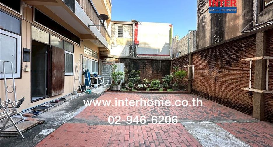 For sale 8 bedrooms retail Space in Bang Rak, Bangkok