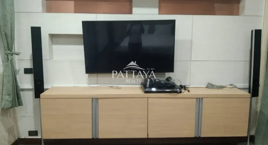 Casa en alquiler de 6 habitaciones en Bang Lamung, Chonburi