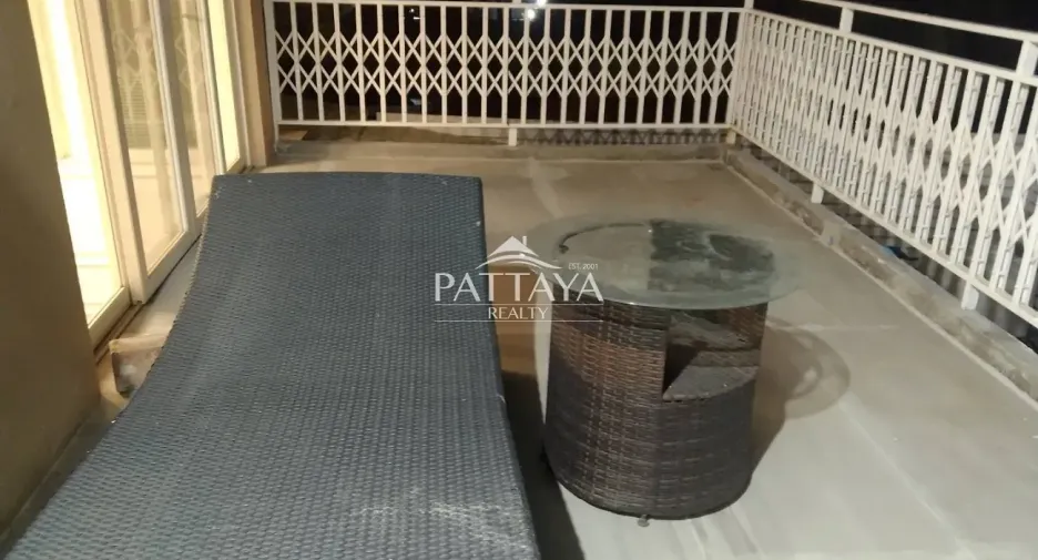 Casa en alquiler de 6 habitaciones en Bang Lamung, Chonburi