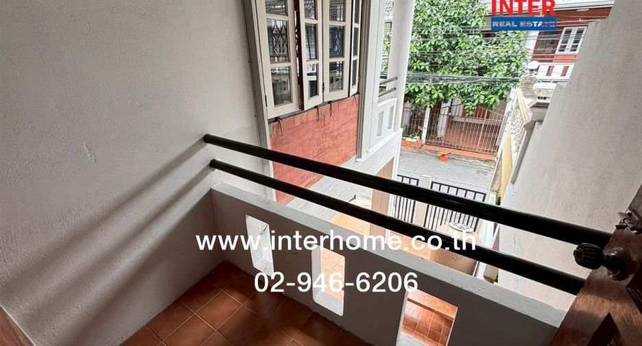 Casa adosada en venta de 3 habitaciones en Bang Khen, Bangkok