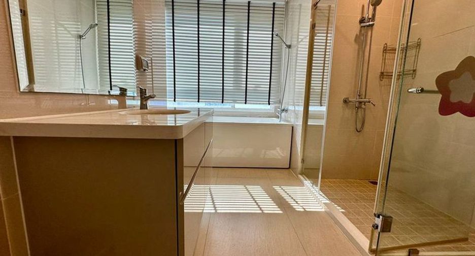 For rent 22 bedrooms condo in Si Racha, Chonburi