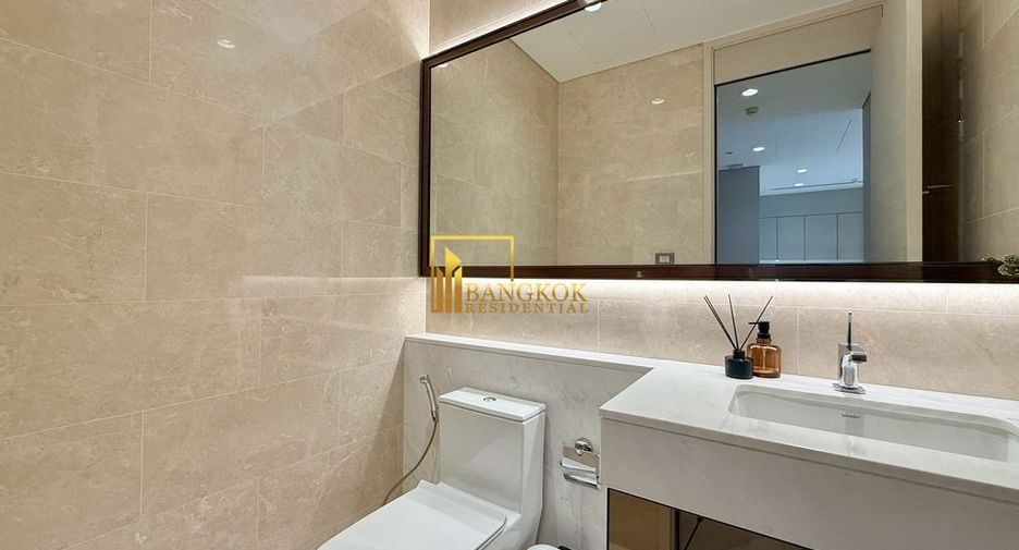 For rent 2 bedrooms condo in Pathum Wan, Bangkok