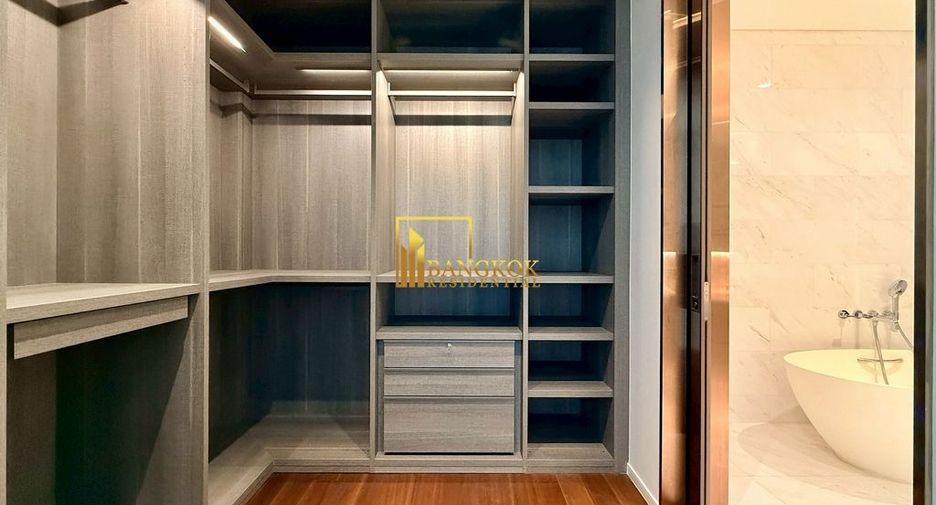 For rent 2 bedrooms condo in Pathum Wan, Bangkok