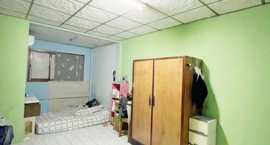For sale 2 bedrooms townhouse in Mueang Samut Sakhon, Samut Sakhon