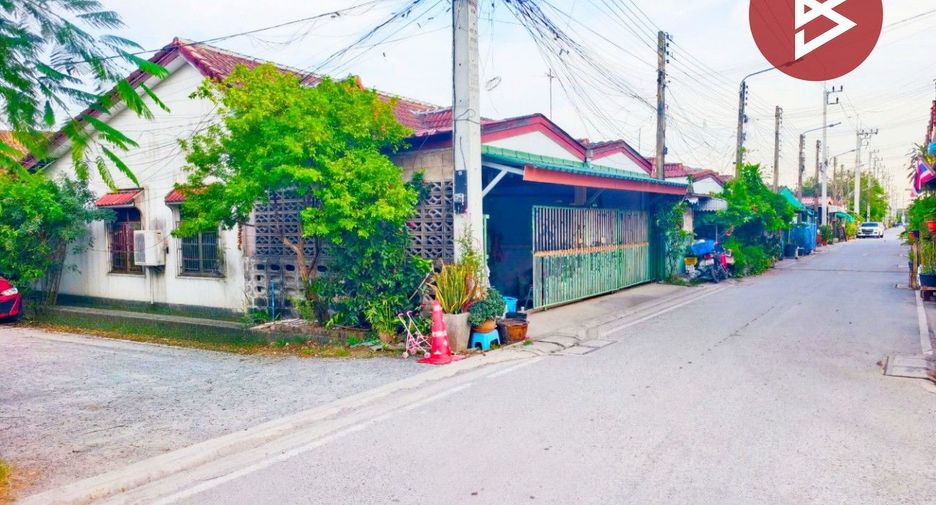 For sale 2 bedrooms townhouse in Mueang Samut Sakhon, Samut Sakhon