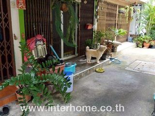 出售 3 卧室 联排别墅 在 沙吞, 曼谷