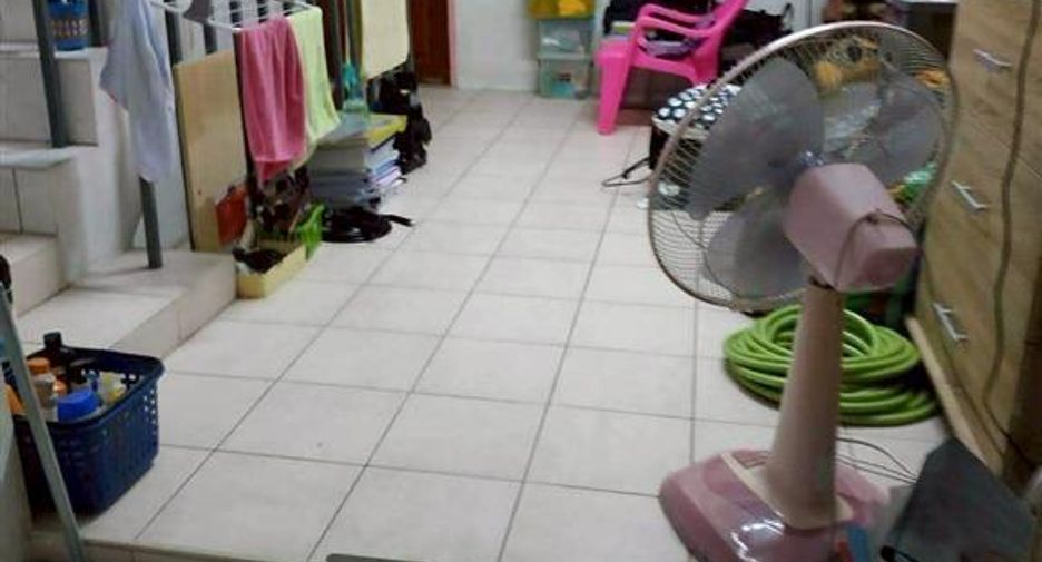 For sale 3 bedrooms townhouse in Sathon, Bangkok