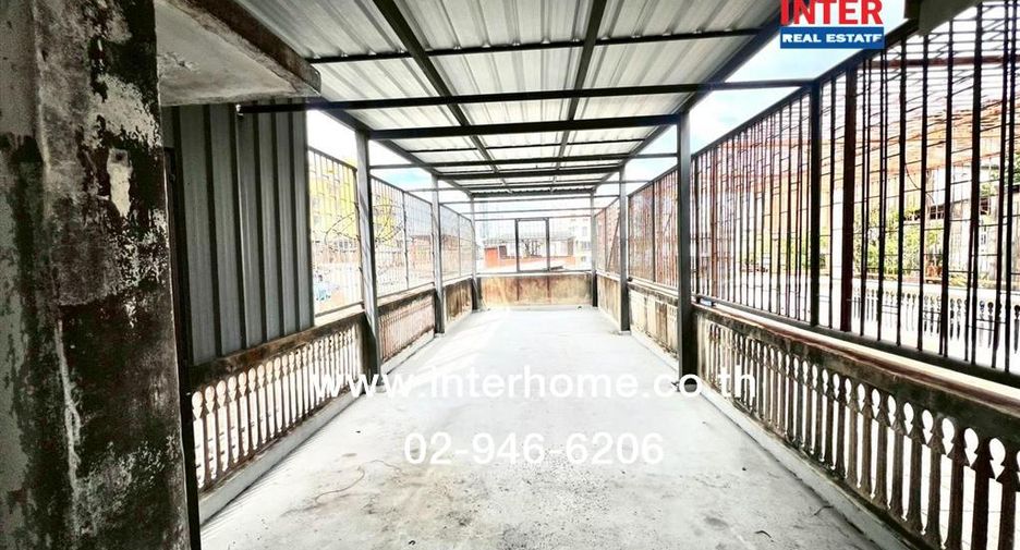 For sale 3 bedrooms townhouse in Sathon, Bangkok