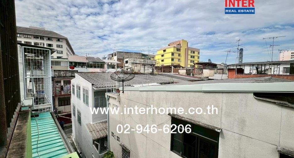 For sale 3 bedrooms townhouse in Sathon, Bangkok