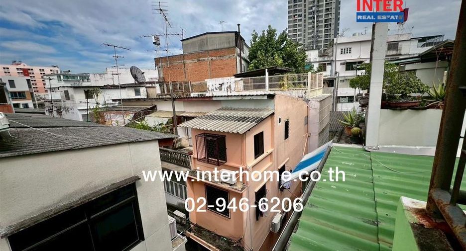 For sale 3 bedrooms townhouse in Sathon, Bangkok