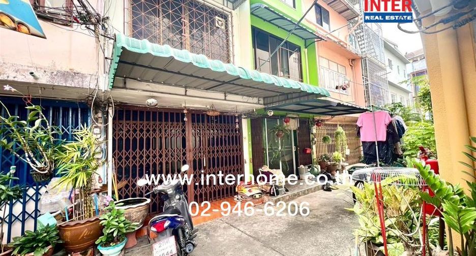 For sale 3 bedrooms townhouse in Sathon, Bangkok