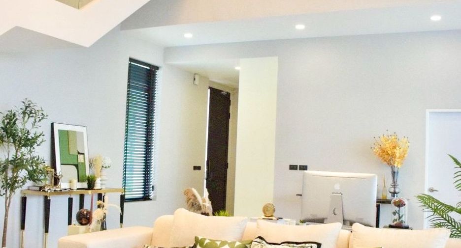 Villa zum Kauf mit 4 Zimmer in Bang Lamung, Chonburi