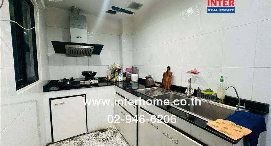 For sale 3 bedrooms townhouse in Phasi Charoen, Bangkok