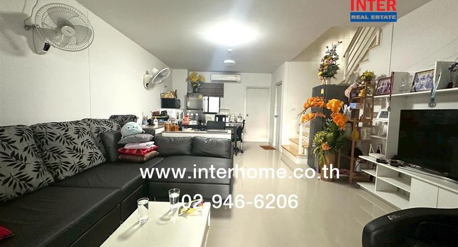For sale 3 bedrooms townhouse in Phasi Charoen, Bangkok