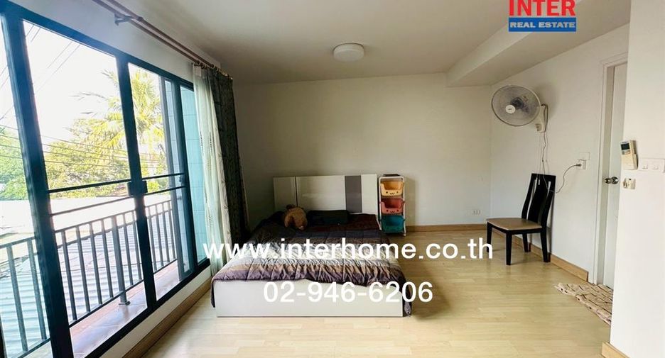 For sale 3 bedrooms townhouse in Phasi Charoen, Bangkok