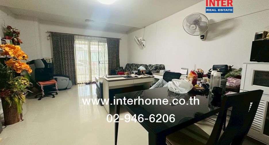 For sale 3 bedrooms townhouse in Phasi Charoen, Bangkok