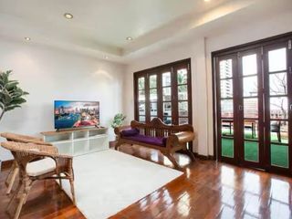Reihenhaus zur Miete und zum Kauf mit 4 Zimmer in Watthana, Bangkok