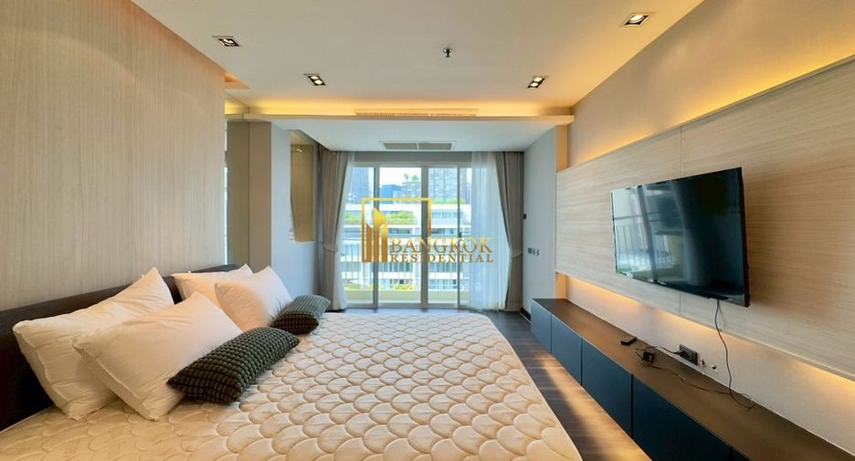 For rent 2 bedrooms apartment in Watthana, Bangkok