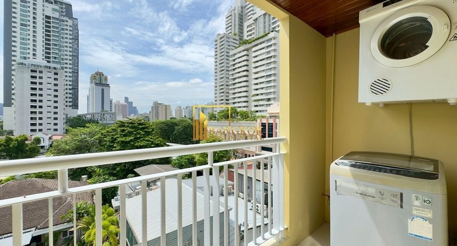 For rent 2 bedrooms apartment in Watthana, Bangkok